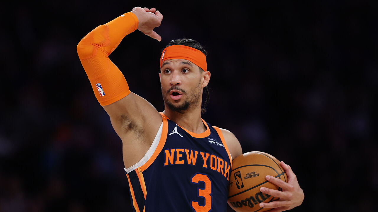 NEW YORK, NEW YORK - MARCH 25: Josh Hart #3 of the New York Knicks reacts during the second half against the Dallas Mavericks at Madison Square Garden on March 25, 2025 in New York City. The Knicks won 128-113.