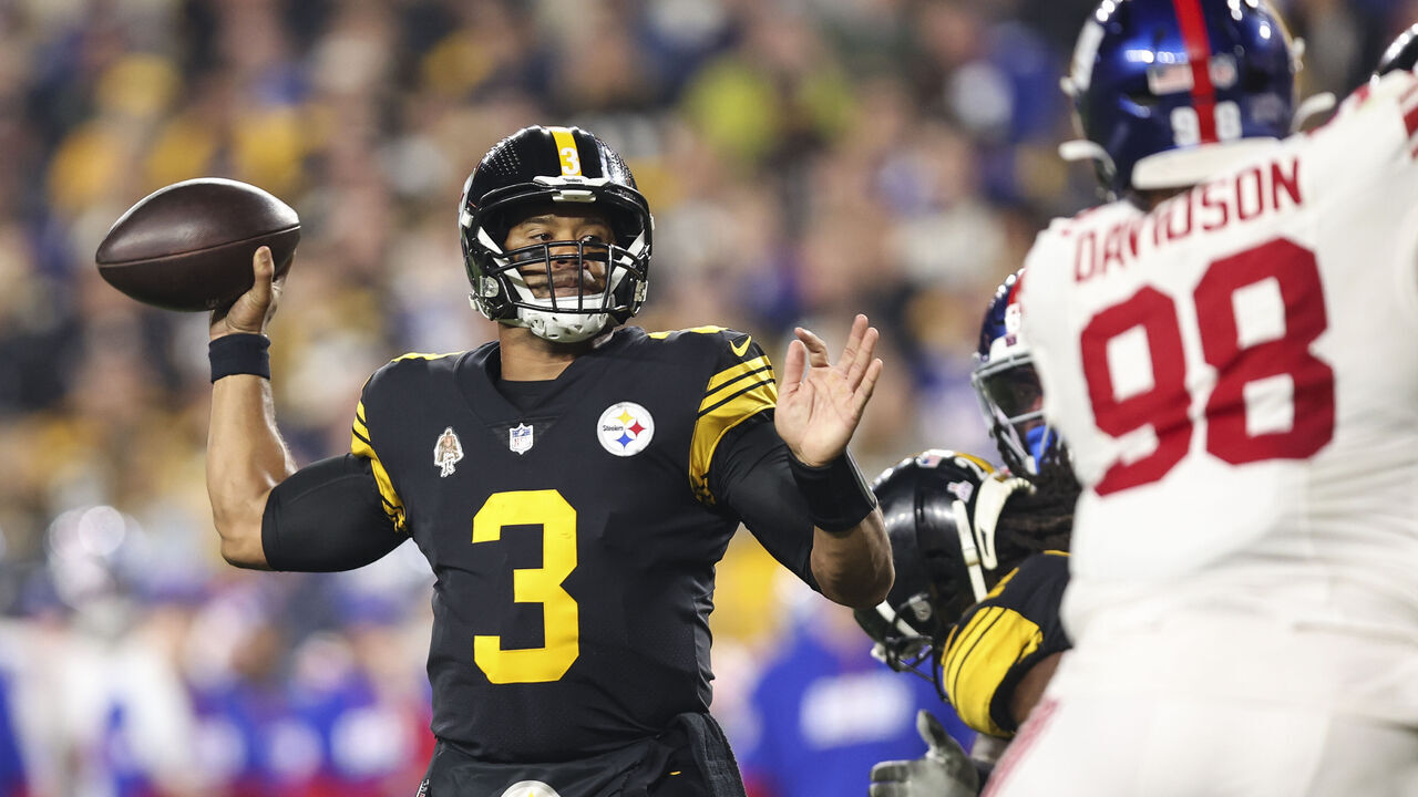 PITTSBURGH, PENNSYLVANIA - OCTOBER 28: Russell Wilson #3 of the Pittsburgh Steelers throws the ball during an NFL football game against the New York Giants at Acrisure Stadium on October 28, 2024 in Pittsburgh, Pennsylvania.