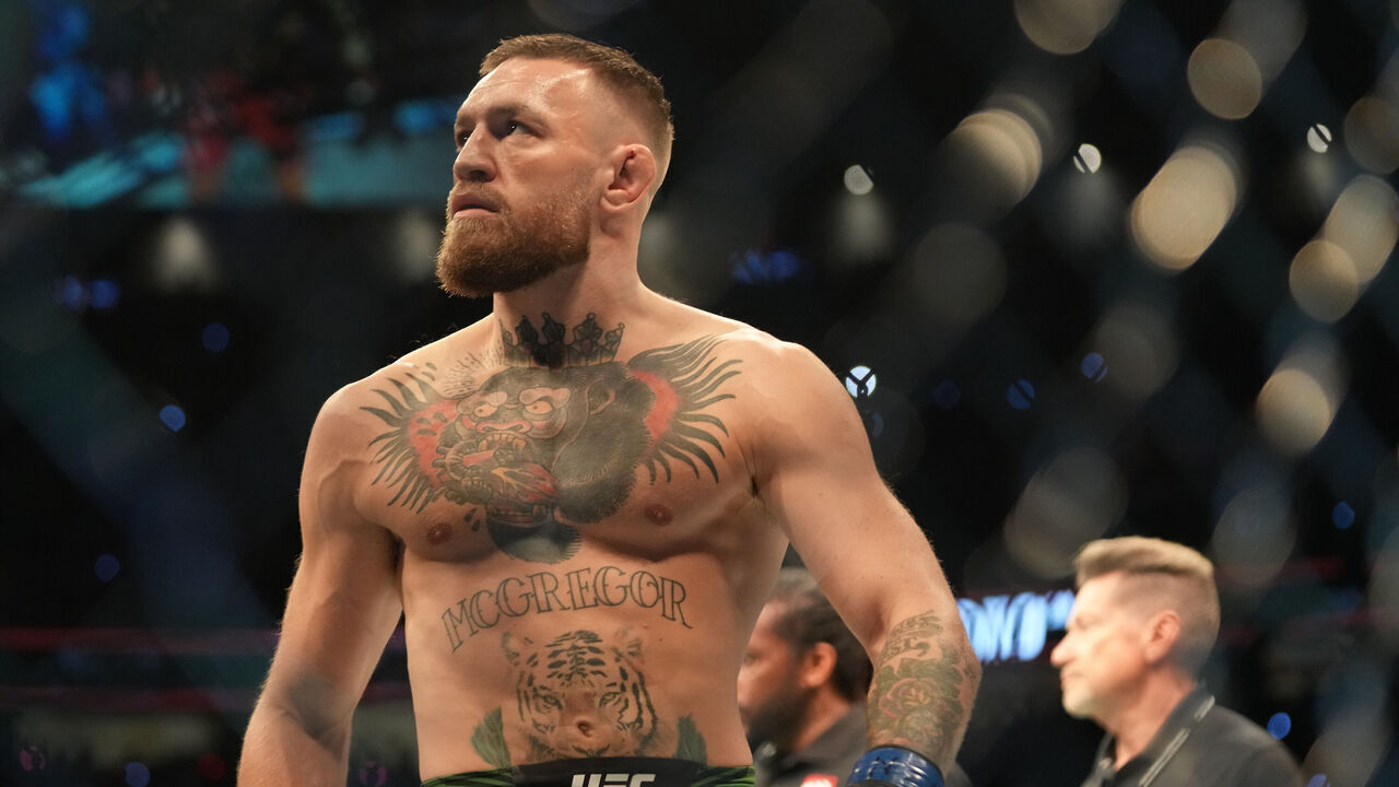 LAS VEGAS, NV - JULY 10: Conor McGregor prepares to fight Dustin Poirier in their lightweight bout during UFC 264 at T-Mobile Arena on July 10, 2021, in Las Vegas, Nevada, United States.