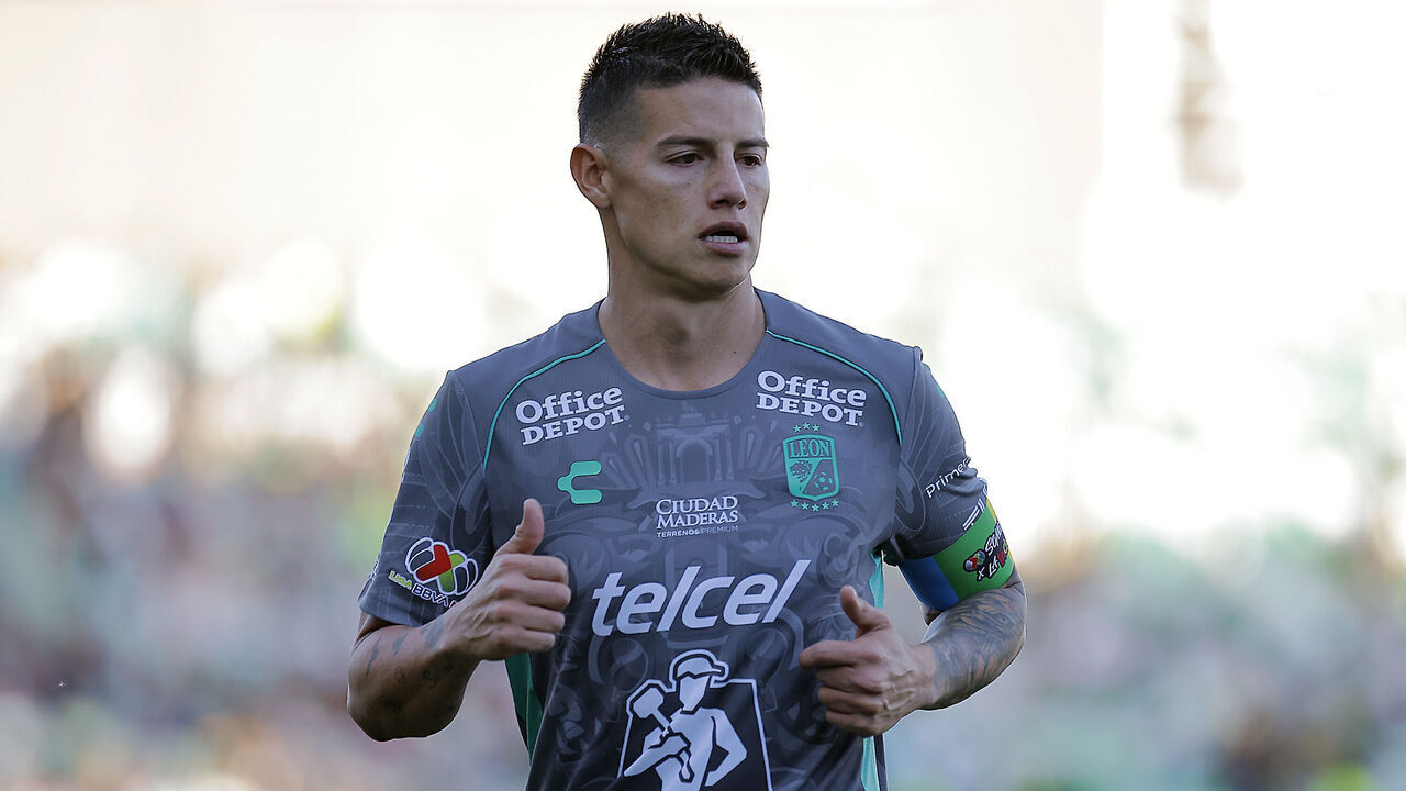 TORREON, MEXICO - MARCH 9: James Rodriguez of Leon looks on during the 11th round match between Santos Laguna and Leon as part of the Torneo Clausura 2025 Liga MX at Corona Stadium on March 9, 2025 in Torreon, Mexico.