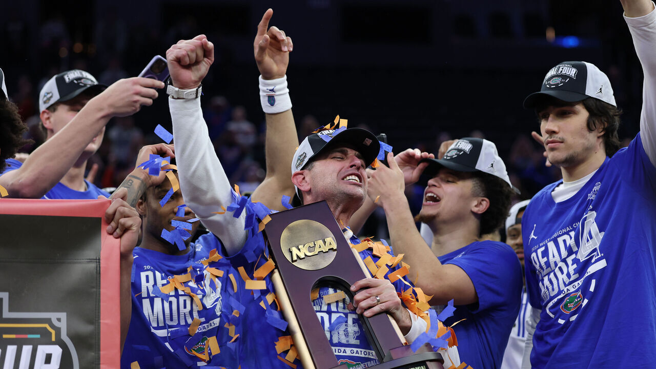 SAN FRANCISCO, CALIFORNIA - MARCH 29: Head coach Todd Golden of the Florida Gators celebrates with his team after defeating the Texas Tech Red Raiders 84-79 in the West Regional Elite Eight round of the NCAA Men's Basketball Tournament at Chase Center on March 29, 2025 in San Francisco, California.