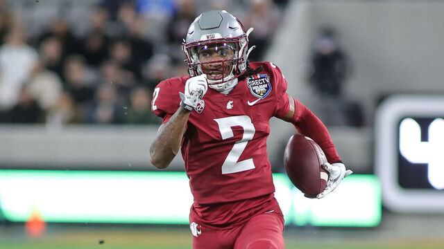 SAN DIEGO, CA - DECEMBER 27: Washington State Cougars wide receiver Kyle Williams (2) with a catch during the Syracuse Orange game versus the Washington State Cougars in the Holiday Bowl on December 27, 2024, at Snapdragon Stadium in San Diego, CA.