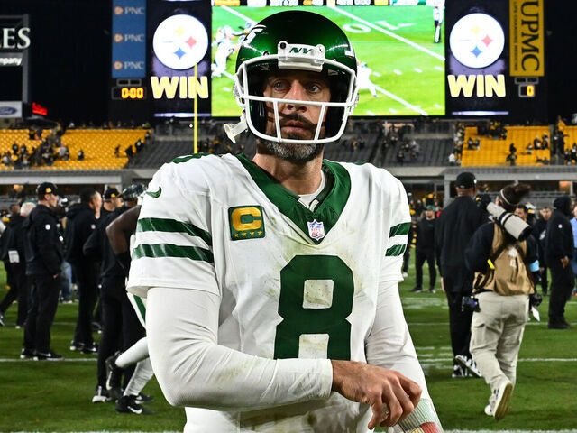 PITTSBURGH, PENNSYLVANIA - OCTOBER 20: Aaron Rodgers #8 of the New York Jets walks off the field after a loss to the Pittsburgh Steelers at Acrisure Stadium on October 20, 2024 in Pittsburgh, Pennsylvania.