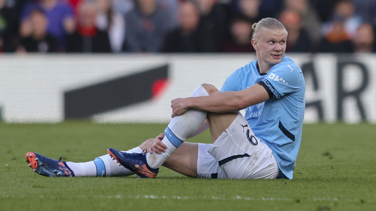 BOURNEMOUTH, ENGLAND - MARCH 30: Erling Håland of Manchester City goes off injured during the Emirates FA Cup Quarter Final match between AFC Bournemouth and Manchester City at Vitality Stadium on March 30, 2025 in Bournemouth, England.