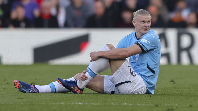 BOURNEMOUTH, ENGLAND - MARCH 30: Erling Håland of Manchester City goes off injured during the Emirates FA Cup Quarter Final match between AFC Bournemouth and Manchester City at Vitality Stadium on March 30, 2025 in Bournemouth, England.