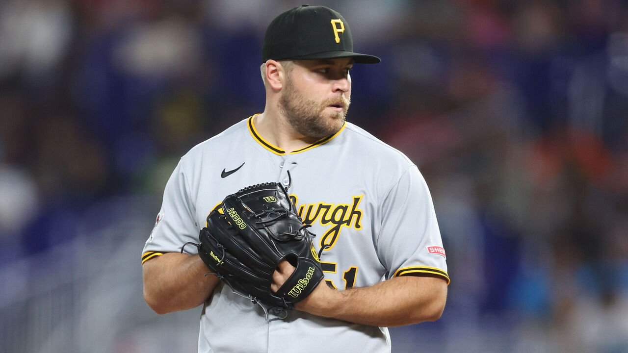 MIAMI, FLORIDA - MARCH 30: David Bednar #51 of the Pittsburgh Pirates pitches against the Miami Marlins in the ninth inning of the game at loanDepot park on March 30, 2025 in Miami, Florida.