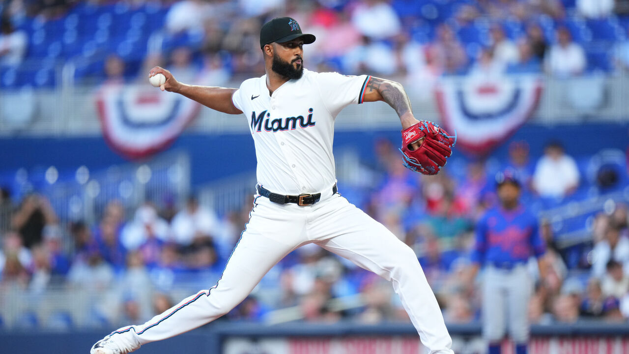 MIAMI, FLORIDA - APRIL 01: Sandy Alcantara #22 of the Miami Marlins throws a pitch against the New York Mets during the first inning at loanDepot park on April 01, 2025 in Miami, Florida.