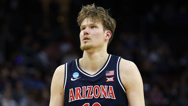 NEWARK, NEW JERSEY - MARCH 27: Henri Veesaar #13 of the Arizona Wildcats shoots free throws after the Duke Blue Devils committed a technical foul during the second half in the East Regional Sweet Sixteen round of the NCAA Men's Basketball Tournament at Prudential Center on March 27, 2025 in Newark, New Jersey.