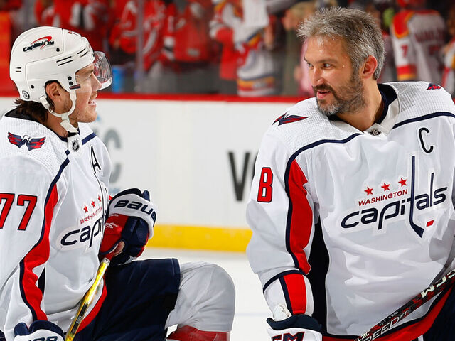 Oshie missed Ovi's 'amazing' record-tying goal while trying Oshie missed Ovi's 'amazing' record-tying goal while trying
