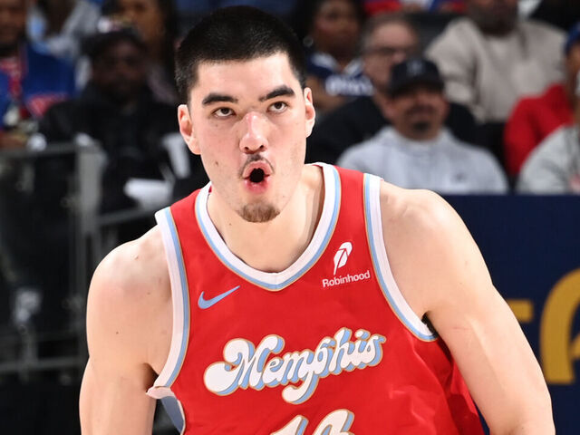 DETROIT, MI - APRIL 5: Zach Edey #14 of the Memphis Grizzlies celebrates during the game against the Detroit Pistons on April 5, 2025 at Little Caesars Arena in Detroit, Michigan. NOTE TO USER: User expressly acknowledges and agrees that, by downloading and/or using this photograph, User is consenting to the terms and conditions of the Getty Images License Agreement. Mandatory Copyright Notice: Copyright 2025 NBAE