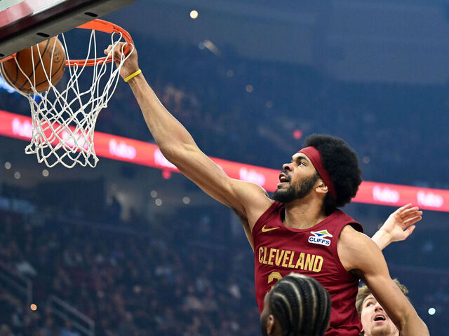 CLEVELAND, OHIO - APRIL 08: Jarrett Allen #31 of the Cleveland Cavaliers dunks during the first half against the Chicago Bulls at Rocket Arena on April 08, 2025 in Cleveland, Ohio.