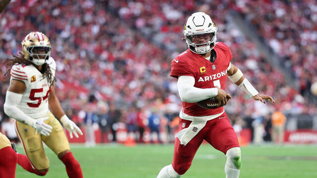 GLENDALE, ARIZONA - JANUARY 05: Kyler Murray #1 of the Arizona Cardinals scrambles with the football against the San Francisco 49ers during the first half of the NFL game at State Farm Stadium on January 05, 2025 in Glendale, Arizona.
