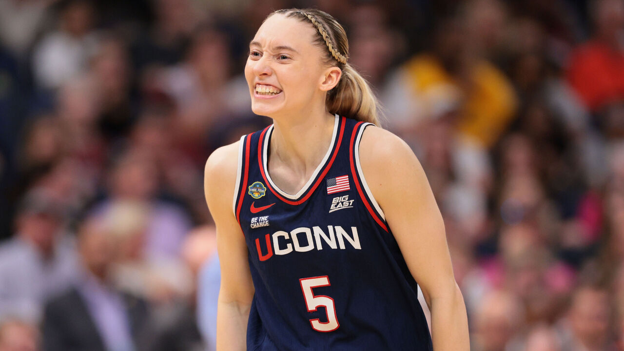 TAMPA, FLORIDA - APRIL 6: Paige Bueckers #5 of the UConn Huskies reacts against the South Carolina Gamecocks during the Division I Women's Basketball Championship game at Amalie Arena on April 6, 2025 in Tampa, Florida.
