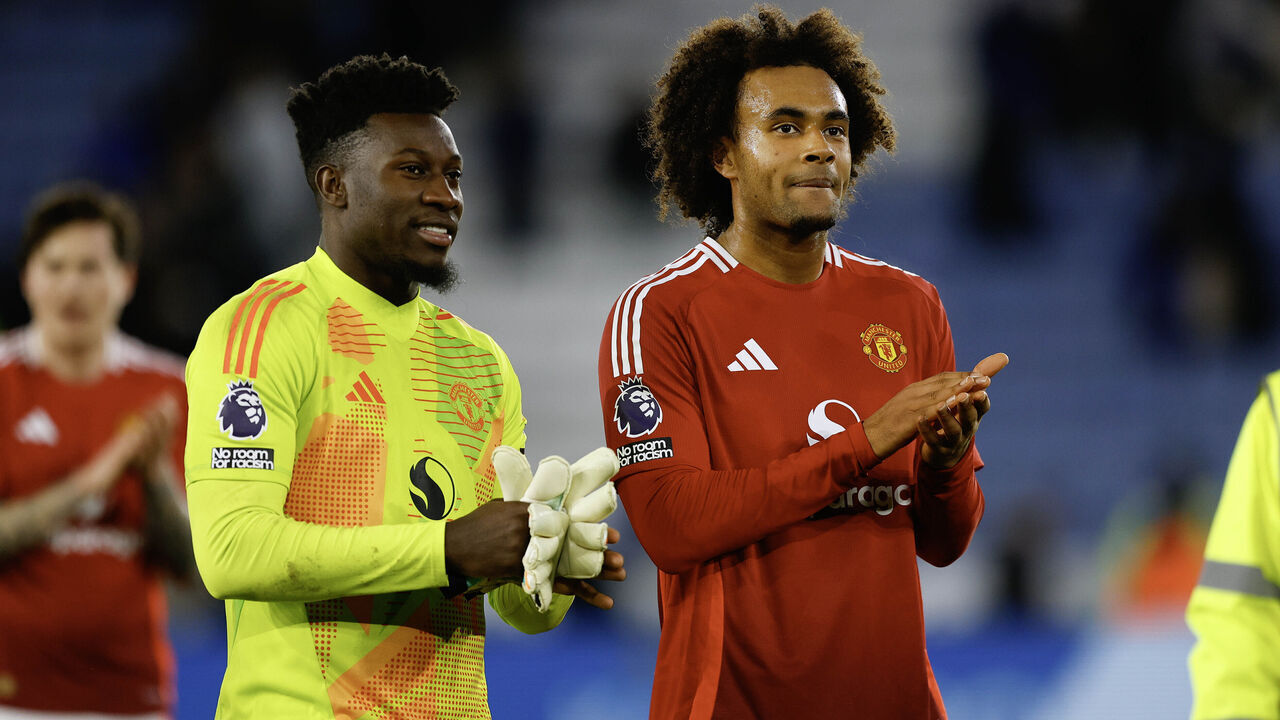 LEICESTER, ENGLAND - MARCH 16: Andre Onana and Joshua Zirkzee of Manchester United applaud the travelling supporters following the Premier League match between Leicester City FC and Manchester United FC at The King Power Stadium on March 16, 2025 in Leicester, England.