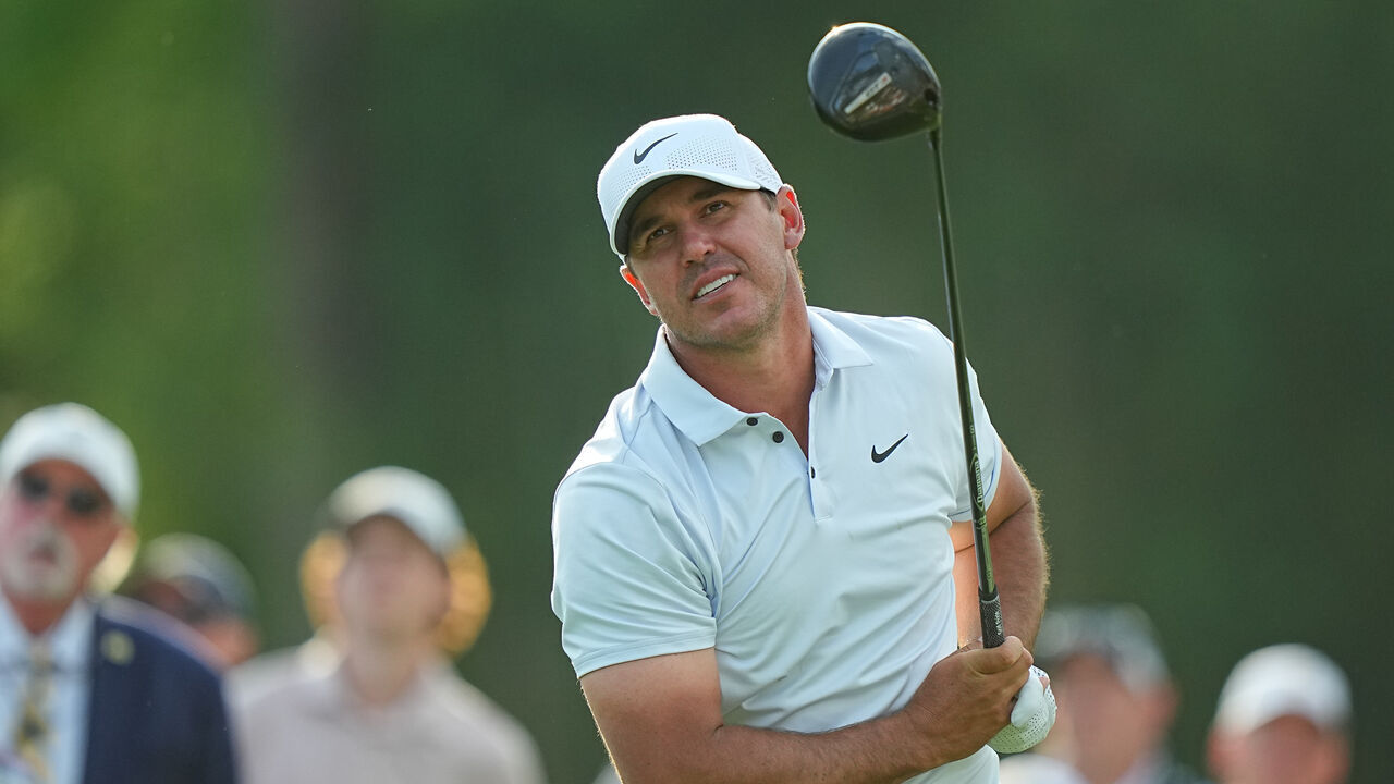 Golf: The Masters: Brooks Koepka in action, hits a tee shot during Thursday play at Augusta National. Augusta, GA 4/10/2025 CREDIT: Erick W. Rasco (Set Number: X164712 TK1)