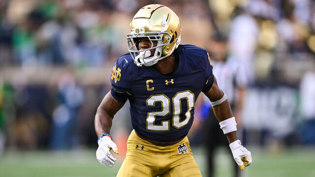 SOUTH BEND, IN - OCTOBER 12: Notre Dame Fighting Irish CB Benjamin Morrison (20) during a college football game between the Stanford Cardinal and Notre Dame Fighting Irish on October 12, 2024 at Notre Dame Stadium in South Bend, IN
