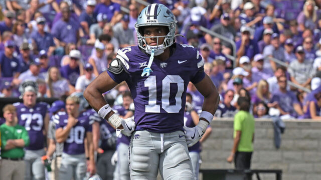 MANHATTAN, KS - SEPTEMBER 28: Cornerback Jacob Parrish #10 of the Kansas State Wildcats looks on before a play in the second half against the Oklahoma State Cowboys at Bill Snyder Family Football Stadium on September 28, 2024 in Manhattan, Kansas.