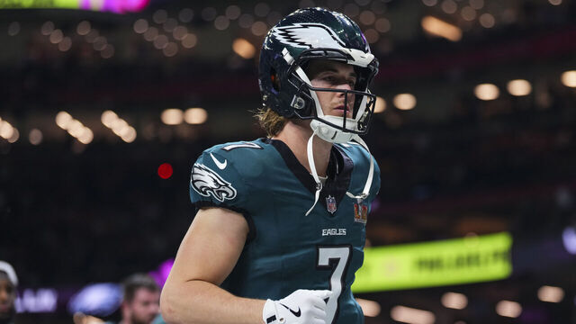 NEW ORLEANS, LA - FEBRUARY 09: Kenny Pickett #7 of the Philadelphia Eagles warms up prior to the NFL Super Bowl 59 football game against the Kansas City Chiefs at Caesars Superdome on February 9, 2025 in New Orleans, Louisiana.