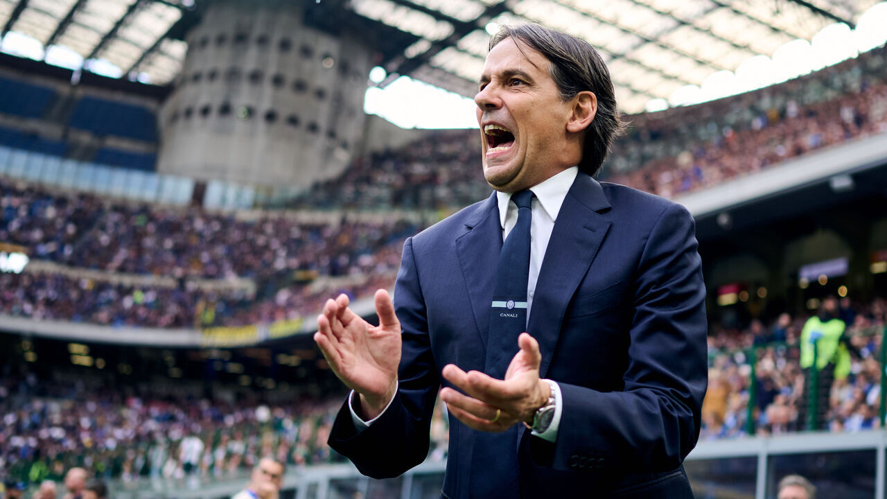 MILAN, ITALY - APRIL 12: Head Coach Simone Inzaghi of FC Internazionale looks on during the Serie A match between Inter and Cagliari at Stadio Giuseppe Meazza on April 12, 2025 in Milan, Italy.