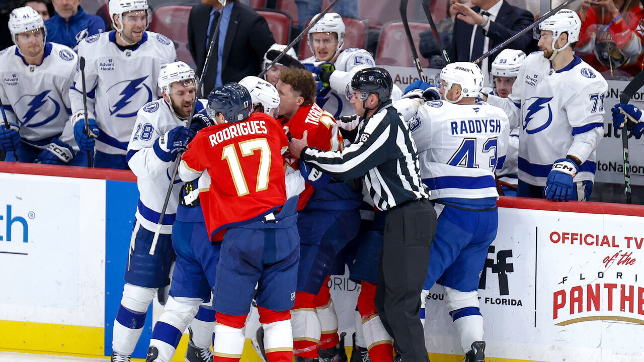 SUNRISE, FL - DECEMBER 23:SUNRISE, FL - DECEMBER 23: Florida Panther and Tampa Bay Lightning players come together for a fight during the game between the Tampa Bay Lightning and the Florida Panthers on Monday December 23, 2024 at Amerant Bank Arena in Sunrise, Fla.