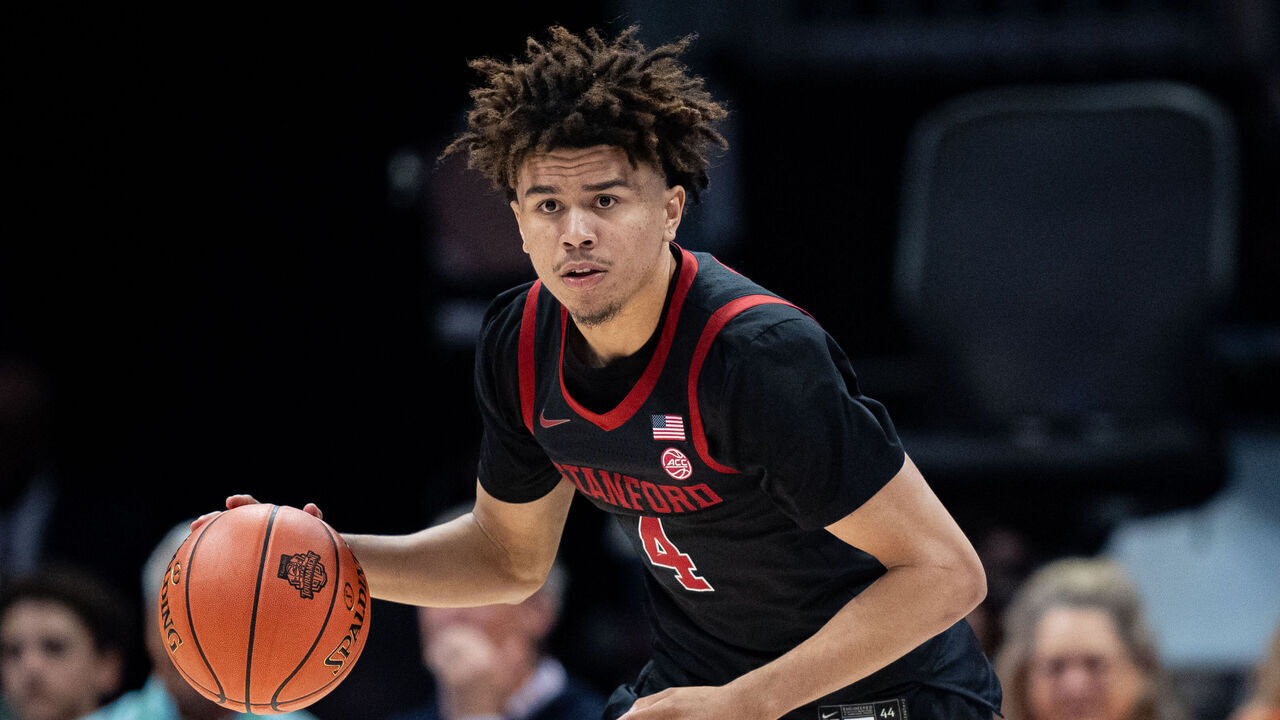CHARLOTTE, NORTH CAROLINA - MARCH 13: Oziyah Sellers #4 of the Stanford Cardinal brings the ball up court /L during the quarterfinal round of the ACC men's basketball tournament at Spectrum Center on March 13, 2025 in Charlotte, North Carolina.