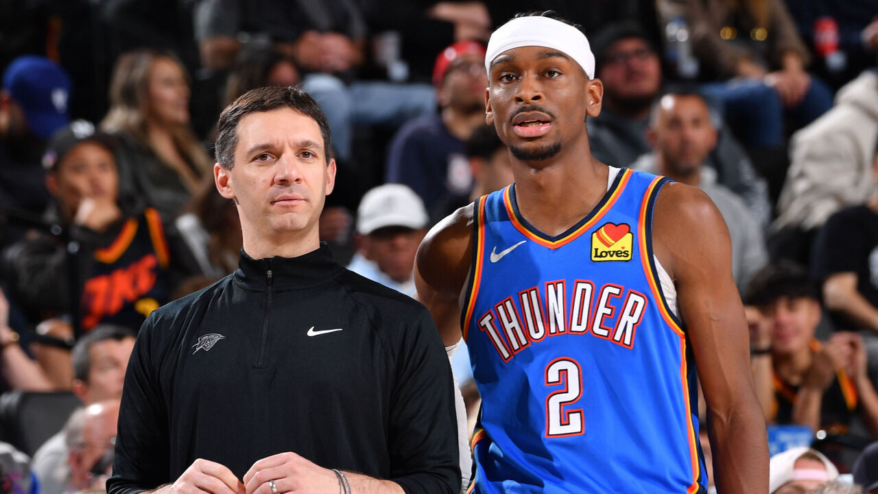 INGLEWOOD, CA - MARCH 23: Mark Daigneault and Shai Gilgeous-Alexander #2 of the Oklahoma City Thunder talk during the game against the LA Clippers on March 23, 2025 at Intuit Dome in Los Angeles, California. NOTE TO USER: User expressly acknowledges and agrees that, by downloading and/or using this Photograph, user is consenting to the terms and conditions of the Getty Images License Agreement. Mandatory Copyright Notice: Copyright 2025 NBAE