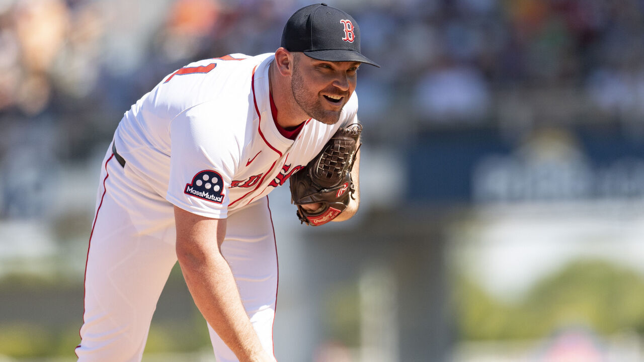 FORT MYERS, FLORIDA - MARCH 2: Liam Hendriks #31 of the Boston Red Sox pitches during the third inning of a Grapefruit League game against the New York Mets at JetBlue Park at Fenway South in Fort Myers, Florida on March 2, 2025.