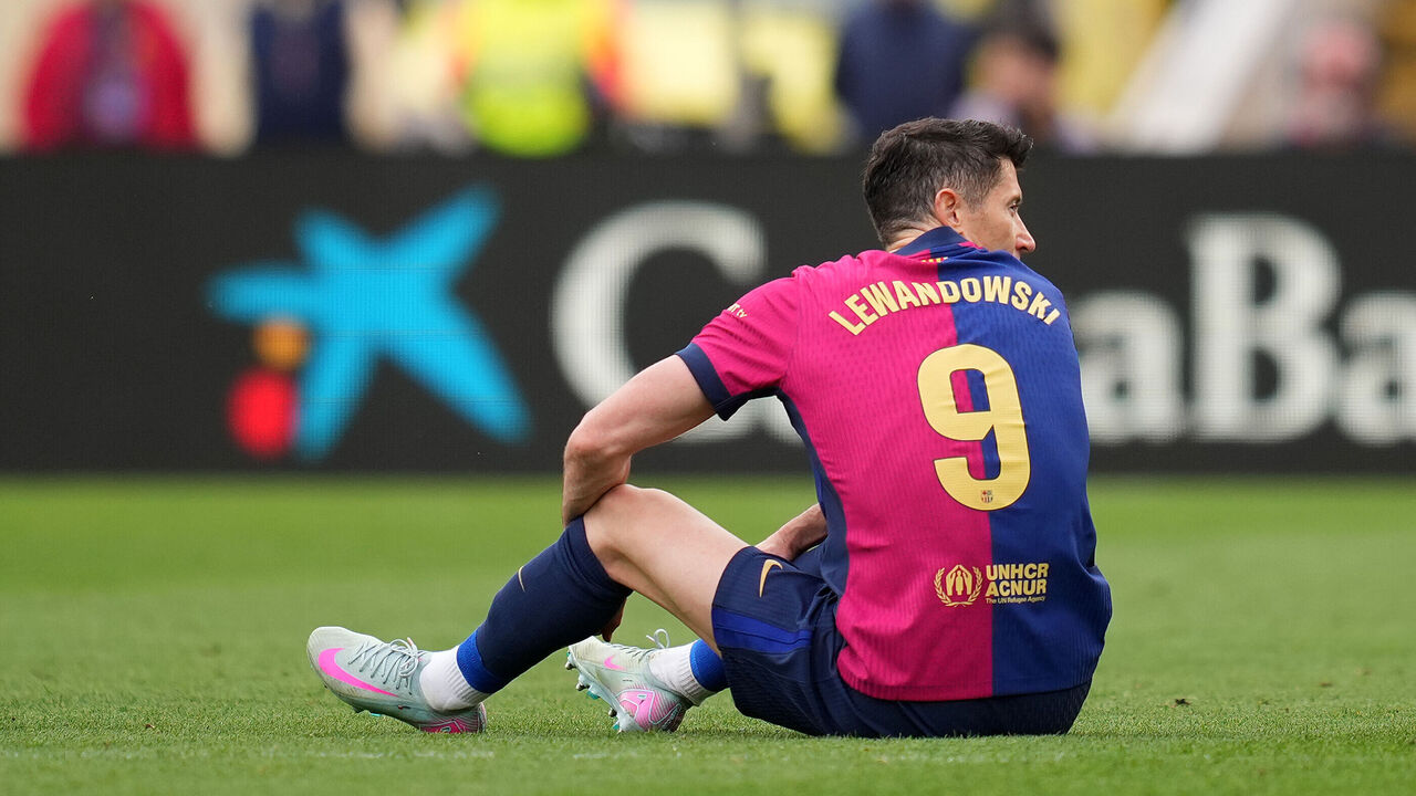 Barcelona teme por la salud de Lewandowski antes de los partidos decisivos