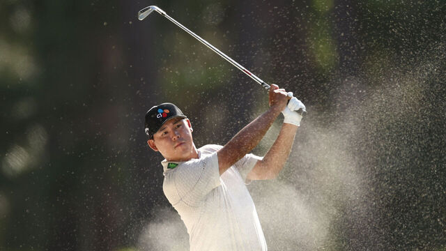 HILTON HEAD ISLAND, SOUTH CAROLINA - APRIL 19: Si Woo Kim of South Korea plays a shot from a bunker on the 15th hole during the third round of the RBC Heritage 2025 at Harbour Town Golf Links on April 19, 2025 in Hilton Head Island, South Carolina.