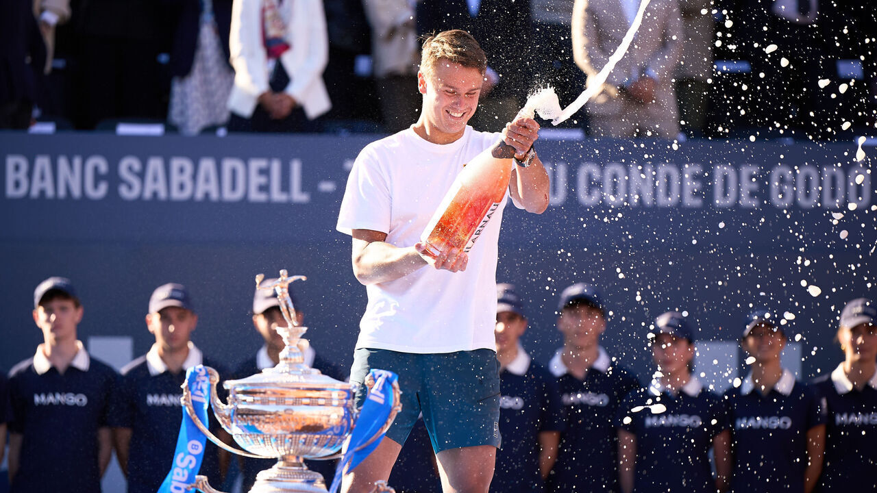 BARCELONA, SPAIN - APRIL 20: Holger Rune of Denmark celebrates after defeating Carlos Alcaraz of Spain in the Men's Singles Final Match during day seven of the Barcelona Open Banc Sabadell 2025 at Real Club De Tenis Barcelona on April 20, 2025 in Barcelona, Spain.
