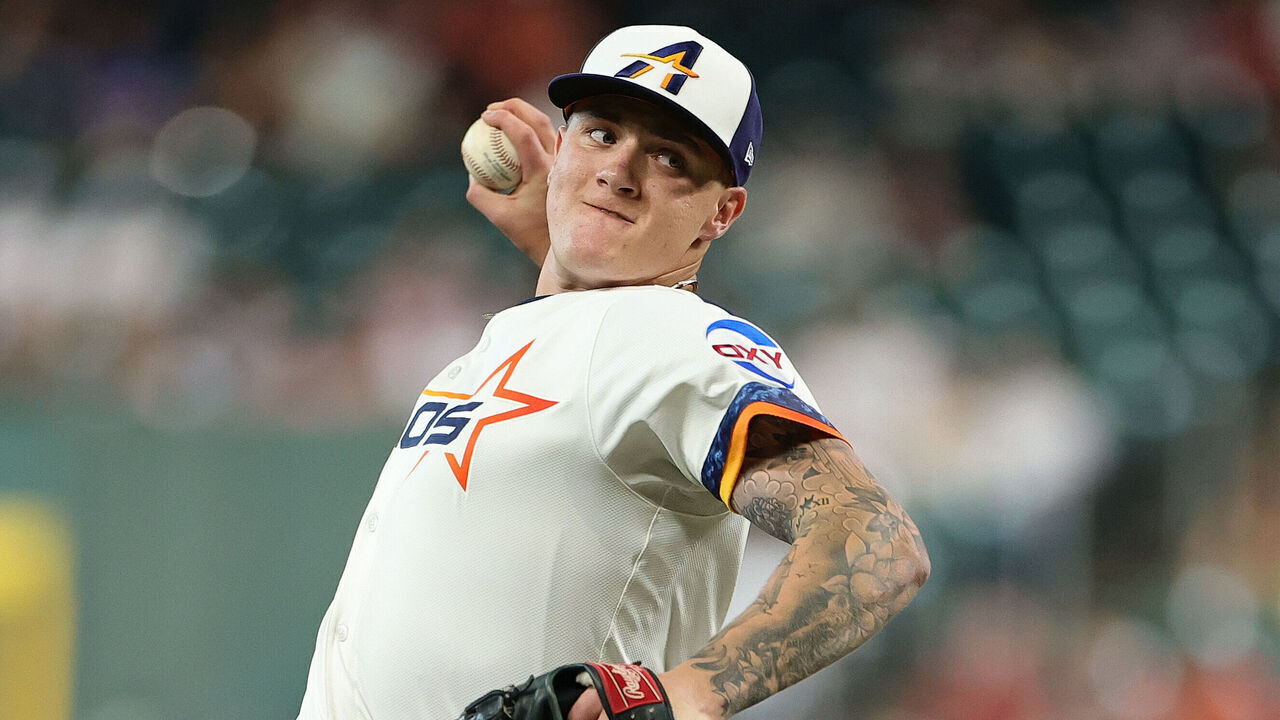 HOUSTON, TEXAS - APRIL 21: Hunter Brown #58 of the Houston Astros pitches during the first inning against the Toronto Blue Jays at Daikin Park on April 21, 2025 in Houston, Texas.