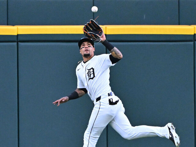 DETROIT, MI - APRIL 21: Detroit Tigers centerfielder Javier Báez (28) makes an easy catch for the third out of the second inning during the game between the Detroit Tigers versus the San Diego Padres on Monday April 21, 2025 at Comerica Park in Detroit, MI.