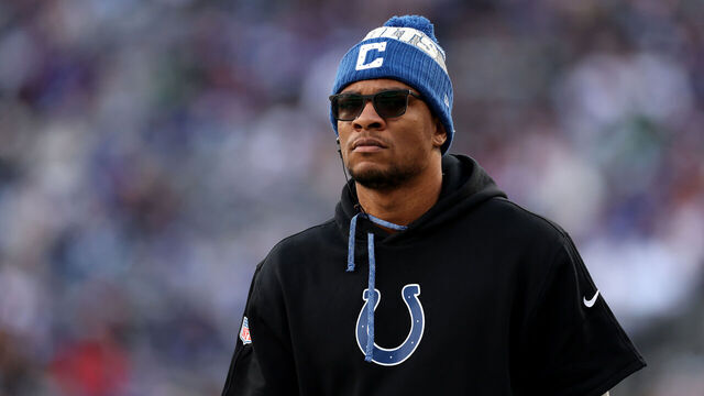 EAST RUTHERFORD, NEW JERSEY - DECEMBER 29: Anthony Richardson #5 of the Indianapolis Colts looks on against the New York Giants at MetLife Stadium on December 29, 2024 in East Rutherford, New Jersey.