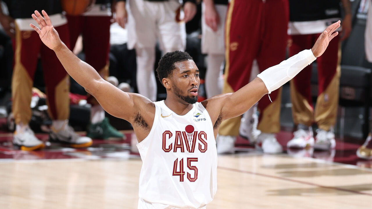 CLEVELAND, OH - APRIL 23: Donovan Mitchell #45 of the Cleveland Cavaliers celebrates during the game against the Miami Heat during round 1 game 2 of the 2025 NBA Playoffs on April 23, 2025 at Rocket Mortgage FieldHouse in Cleveland, Ohio. NOTE TO USER: User expressly acknowledges and agrees that, by downloading and/or using this Photograph, user is consenting to the terms and conditions of the Getty Images License Agreement. Mandatory Copyright Notice: Copyright 2025 NBAE