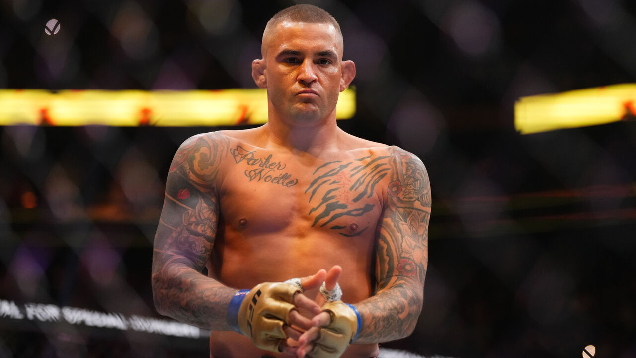 NEWARK, NEW JERSEY - JUNE 01: Dustin Poirier prepares to face Islam Makhachev of Russia in the UFC lightweight championship fight during the UFC 302 event at Prudential Center on June 01, 2024 in Newark, New Jersey.