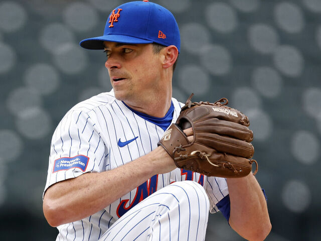 NEW YORK, NEW YORK - APRIL 4: Brooks Raley #25 of the New York Mets in action against the Detroit Tigers during game one of a double header at Citi Field on April 4, 2024 in New York City.