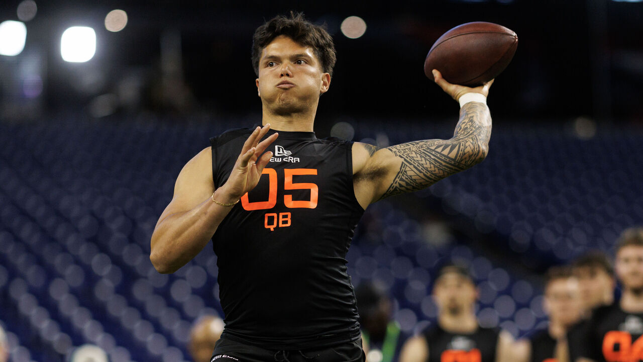 INDIANAPOLIS, INDIANA - MARCH 1: Dillon Gabriel #QB05 of Oregon participates in a drill during the NFL Scouting Combine at Lucas Oil Stadium on March 1, 2025 in Indianapolis, Indiana.