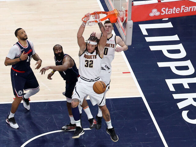 INGLEWOOD, CALIFORNIA - APRIL 26: Aaron Gordon #32 of the Denver Nuggets dunks the game winning basket during the fourth quarter in Game Four of the Western Conference First Round NBA Playoffs against the LA Clippers at Intuit Dome on April 26, 2025 in Inglewood, California.