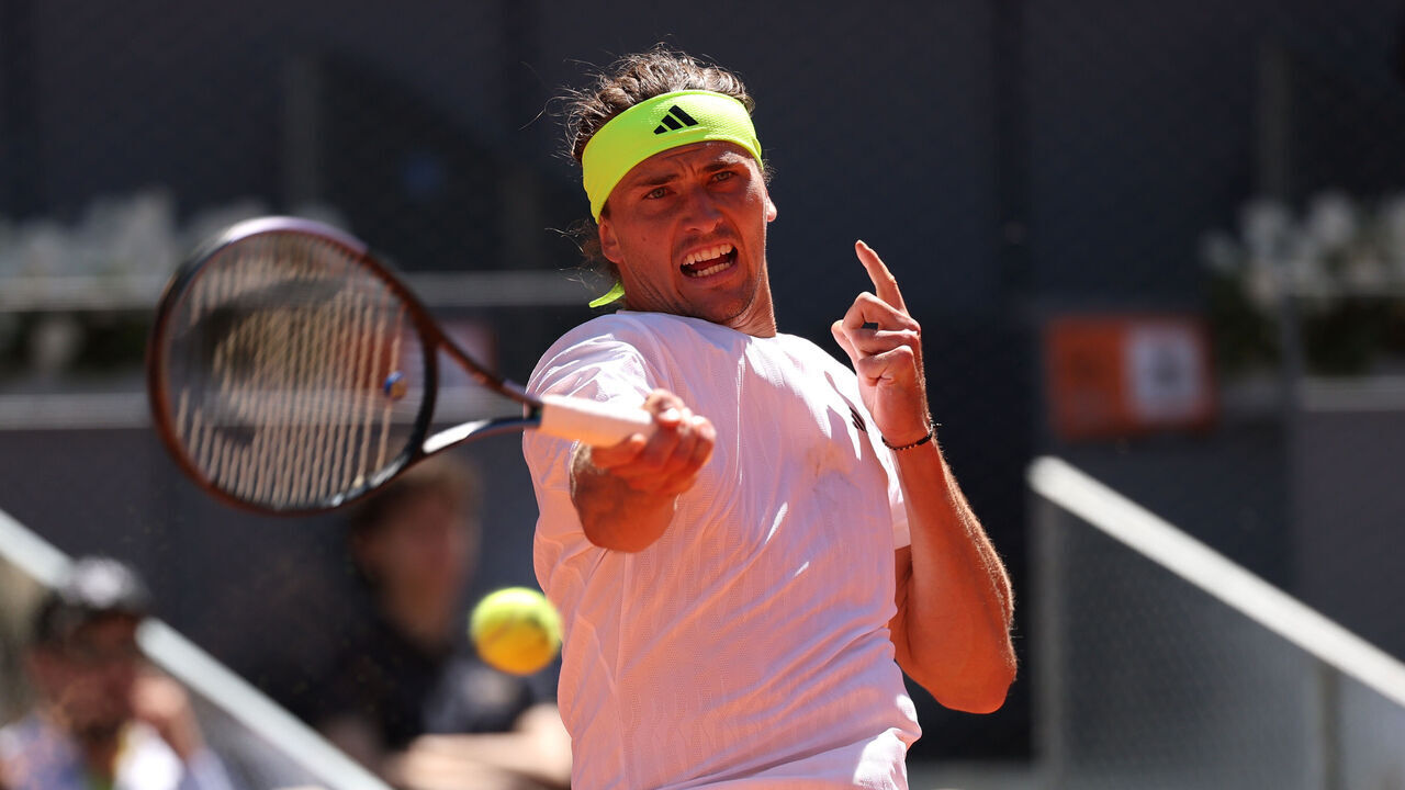 MADRID, SPAIN - APRIL 27: Alexander Zverev of Germany plays a forehand against Alejandro Davidovich Fokina of Spain in the Men's Singles Third Round match during Day Six of the Mutua Madrid Open at La Caja Magica on April 27, 2025 in Madrid, Spain.
