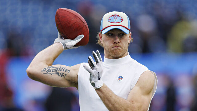 NASHVILLE, TENNESSEE - JANUARY 5: Will Levis #8 of the Tennessee Titans warms up before a game against the Houston Texans at Nissan Stadium on January 5, 2025 in Nashville, Tennessee. The Texans defeated the Titans 23-14.