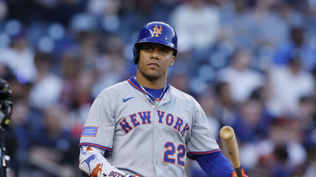 WASHINGTON, DC - APRIL 26: New York Mets outfielder Juan Soto (22) looks on during an MLB game against the Washington Nationals on April 26, 2025 at Nationals Park in Washington, DC.