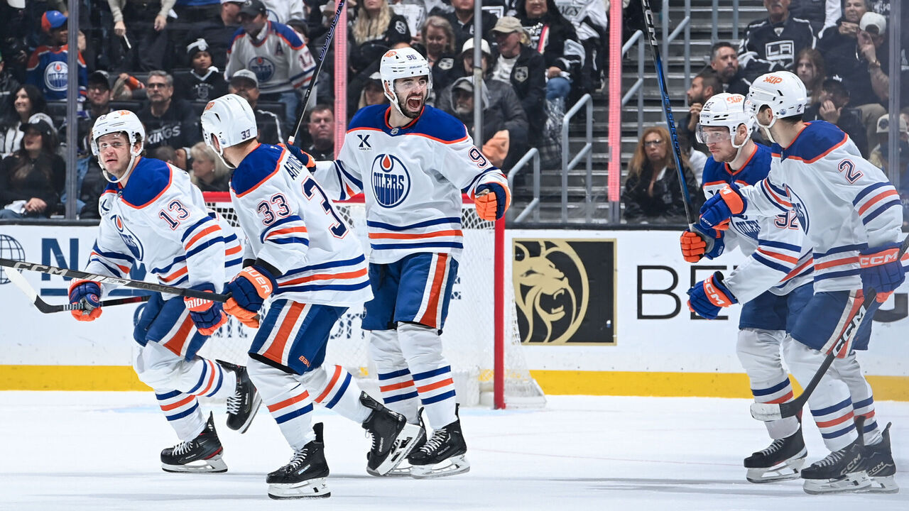 LOS ANGELES, CA - APRIL 29: Mattias Janmark #13 of the Edmonton Oilers celebrates his goal with teammates during the third period of Game Five of the First Round of the 2025 Stanley Cup Playoffs against the Los Angeles Kings at Crypto.com Arena on April 29, 2025 in Los Angeles, California.