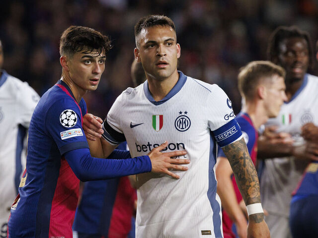 BARCELONA, SPAIN - APRIL 30: Lautaro Martínez of FC Internazionale (R) and Pedri Lopez of FC Barcelona (L) fight for position during the UEFA Champions League 2024/25 Semi Final First Leg match between FC Barcelona and FC Internazionale Milano at Estadi Olimpic Lluis Companys on April 30, 2025 in Barcelona, Spain.