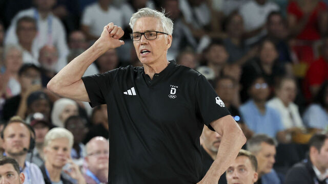 PARIS, FRANCE - AUGUST 6: Gordie Herbert Head Coach of Germany is calling a play during the Men's Quarterfinal match between Team Germany and Team Greece on day eleven of the Olympic Games Paris 2024 at Bercy Arena on August 6, 2024 in Paris, France.