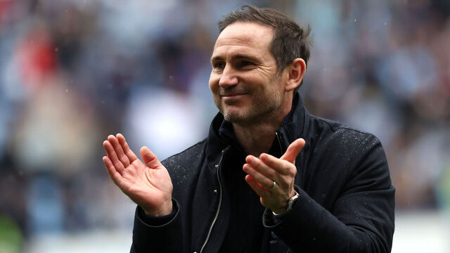Coventry City head coach Frank Lampard applauds the fans following the Sky Bet Championship match at the Coventry Building Society Arena. Picture date: Friday April 18, 2025.