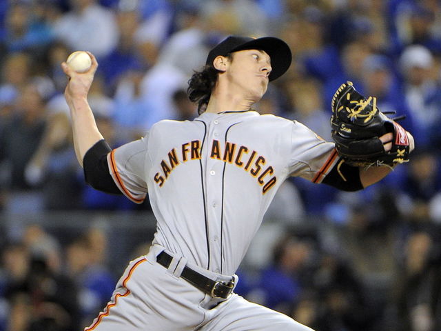 Watch: Lincecum finally takes mound for showcase