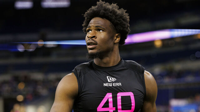 INDIANAPOLIS, INDIANA - FEBRUARY 28: Nick Emmanwori #DB40 of South Carolina celebrates after running the 40-yard dash during the NFL Scouting Combine at Lucas Oil Stadium on February 28, 2025 in Indianapolis, Indiana.