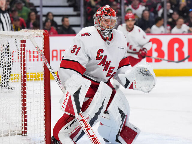 Hurricanes sign Andersen to 1-year, $2.75M extension | theS…