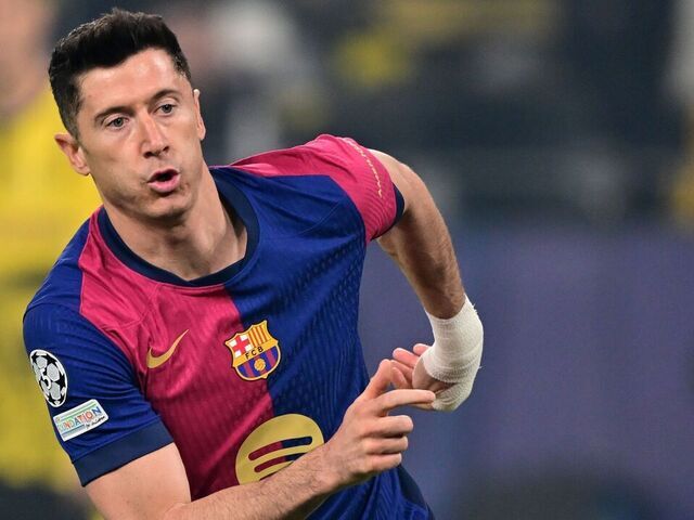 DORTMUND - Robert Lewandowski of FC Barcelona during the quarterfinal Champions League match between Borussia Dortmund and FC Barcelona at Signal Iduna Park stadium on April 15, 2025 in Dortmund, Germany. ANP | Hollandse Hoogte | GERRIT VAN KEULEN