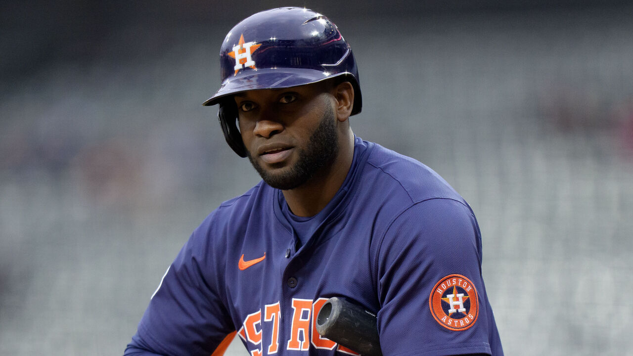 CHICAGO, ILLINOIS - MAY 2: Yordan Alvarez #44 of the Houston Astros prepares to bat during a game against the Houston Astros at Rate Field on May 2, 2025 in Chicago, Illinois.